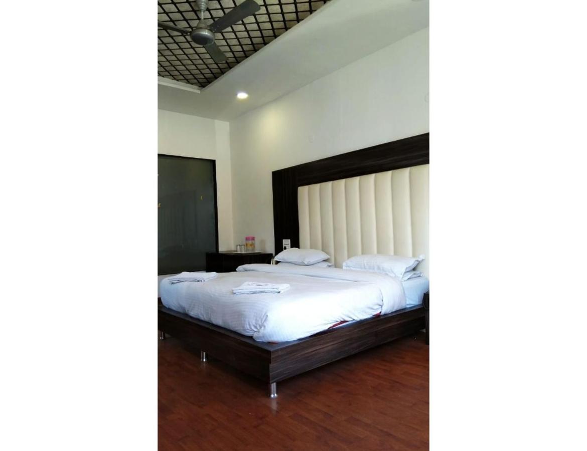 Hotel Dalhousie Grand Banikhet 外观 照片